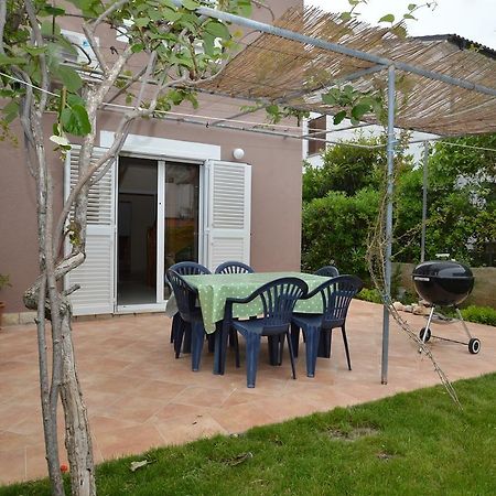 Apartment With Garden - Ana 1 Mali Lošinj Exterior foto